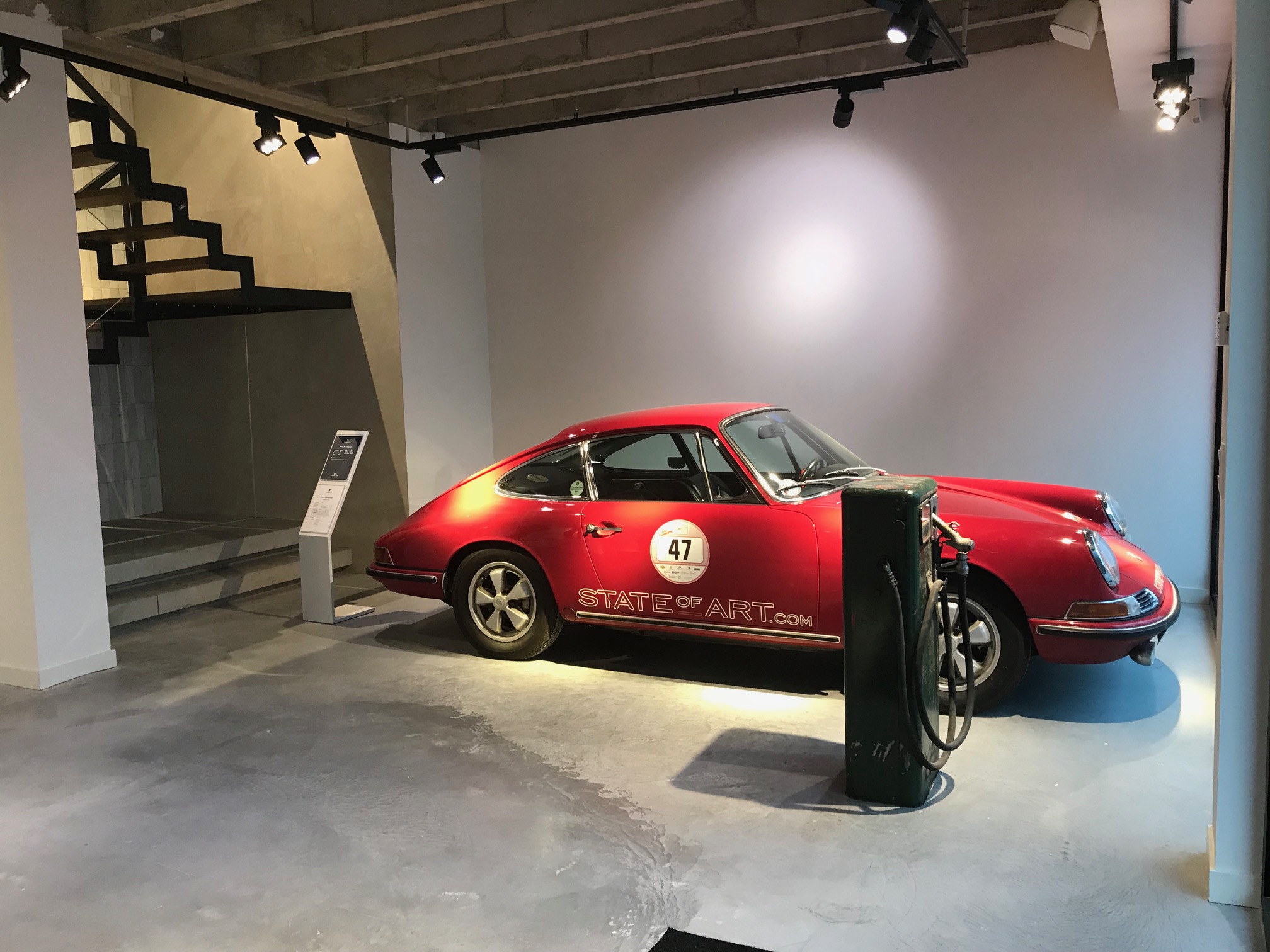 Showroom State of Art Antwerpen muren en plafond