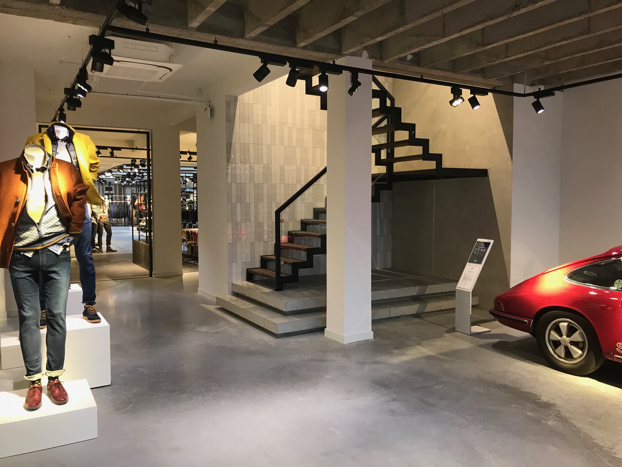 Showroom State of Art Antwerpen muren afwerking